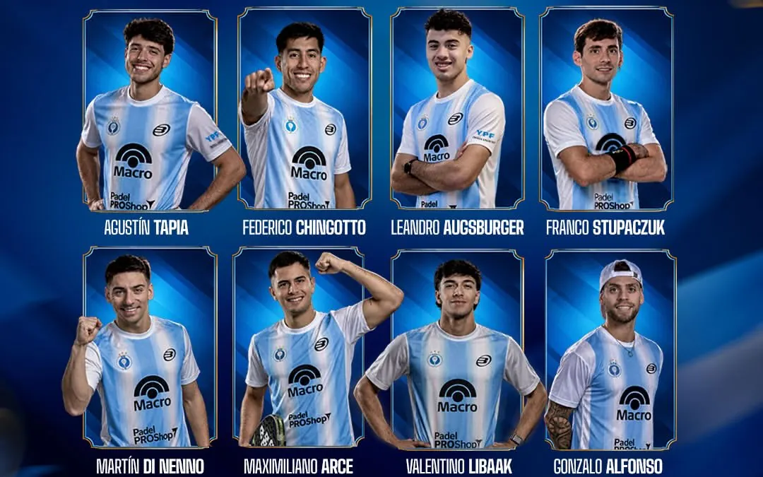 Los ocho convocados de la selección argentina de pádel para el Mundial 2026 con la camiseta albiceleste: Agustín Tapia, Federico Chingotto, Leandro Augsburger, Franco Stupaczuk, Martín Di Nenno, Maximiliano Arce, Valentino Libaak y Gonzalo Alfonso