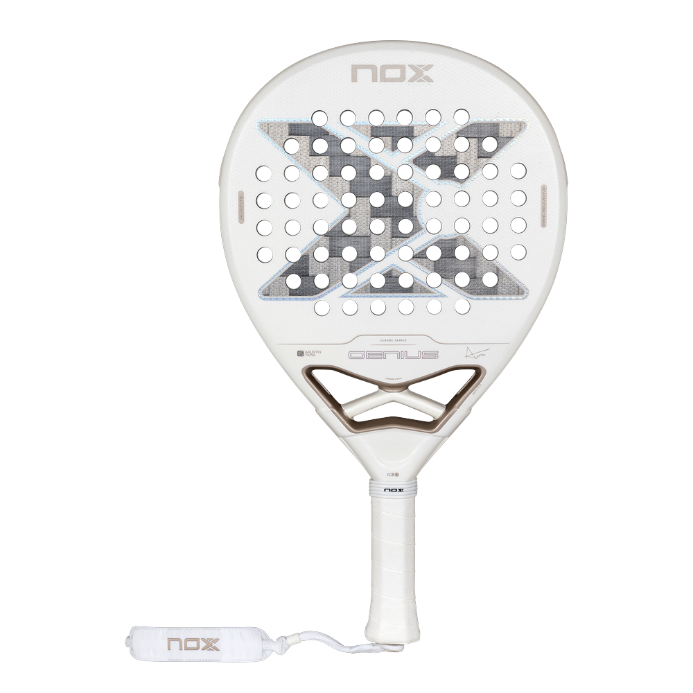 Pala Nox Genius 12K Alum Xtrem Lite by Agustín Tapia 2027, de lágrima y cara blanca, vista de frente sobre fondo transparente