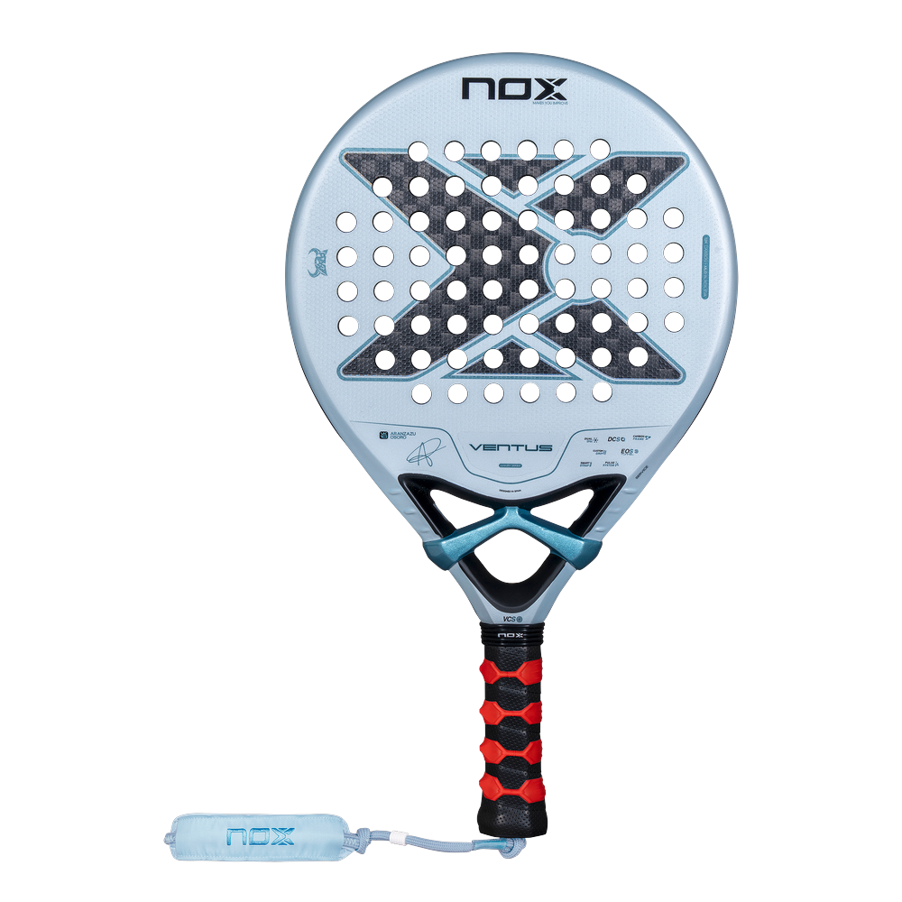 Pala Nox Ventus Control 12K by Aránzazu Osoro 2027, redonda y cara azul claro, vista de frente sobre fondo transparente